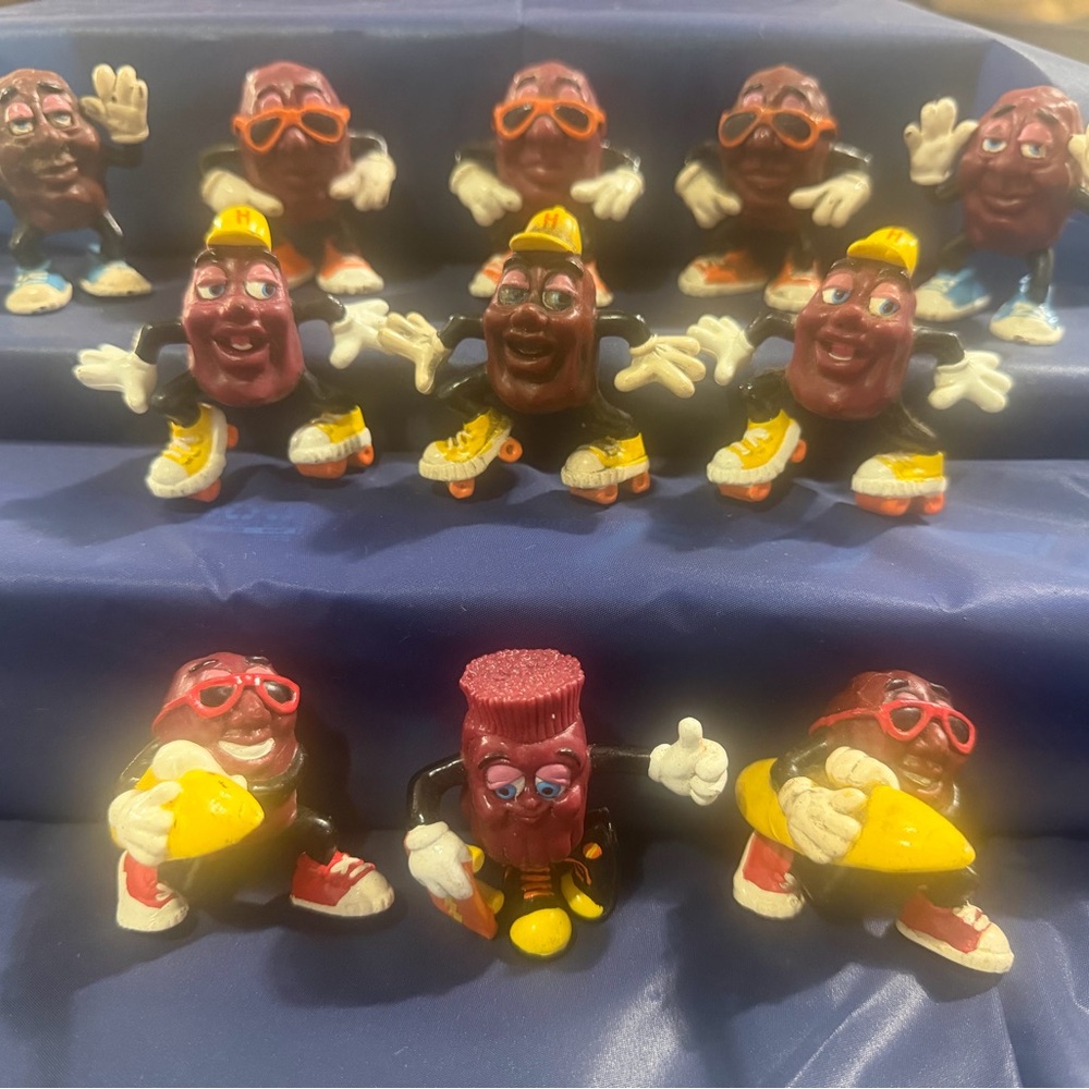 Vintage California Raisins Figures Lot of 10 Skater Sunglasses Blue Shoes 1980s